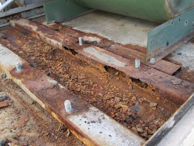Corrosion perforante d’un support moteur