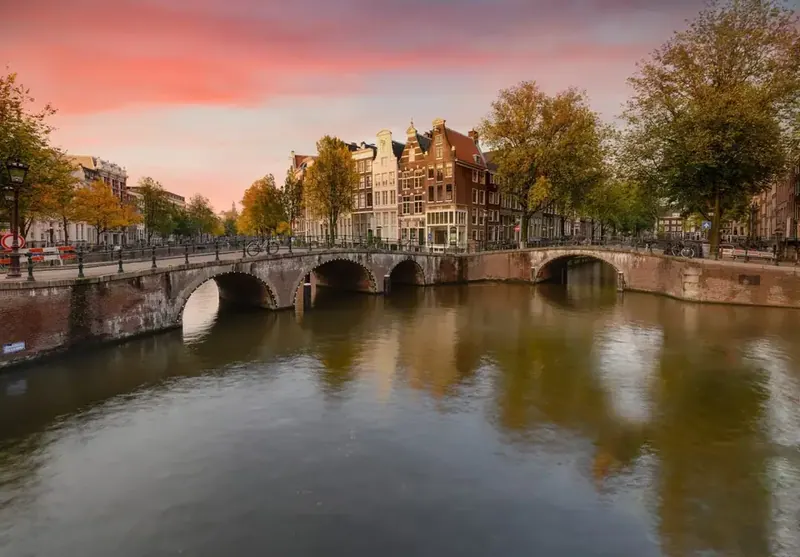 Canaux d’Amsterdam — illustration de la ville
